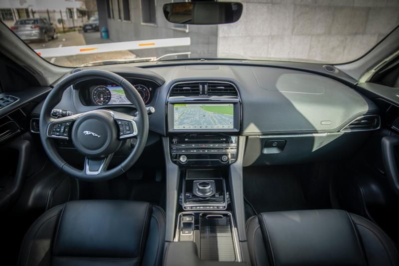 Jaguar F-Pace • 2020 • 57,000 km 6