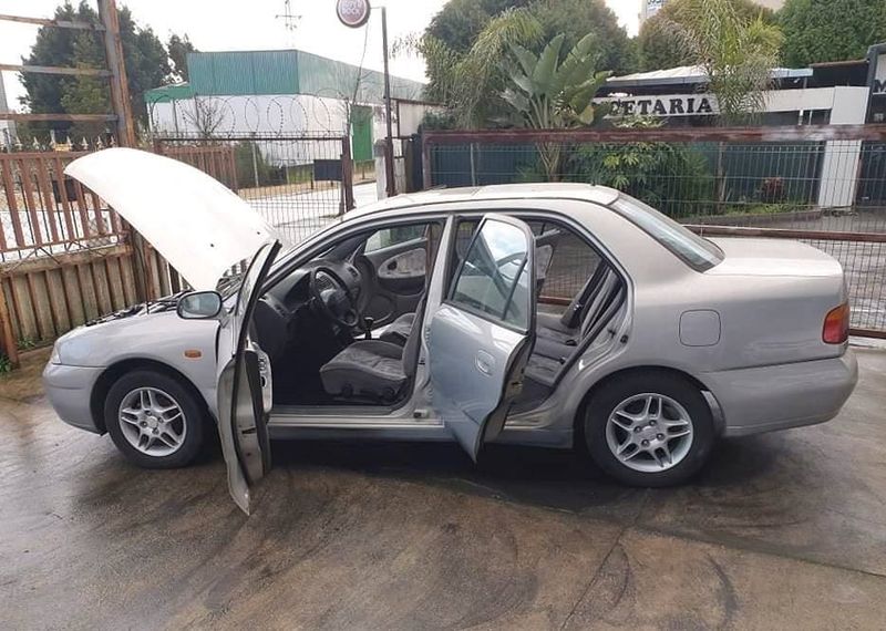 Mitsubishi Carisma • 1996 • 300,000 km 3