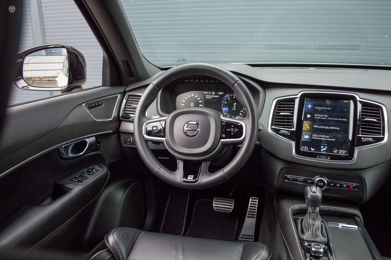 Volvo XC90 • 2016 • 177,000 km 6