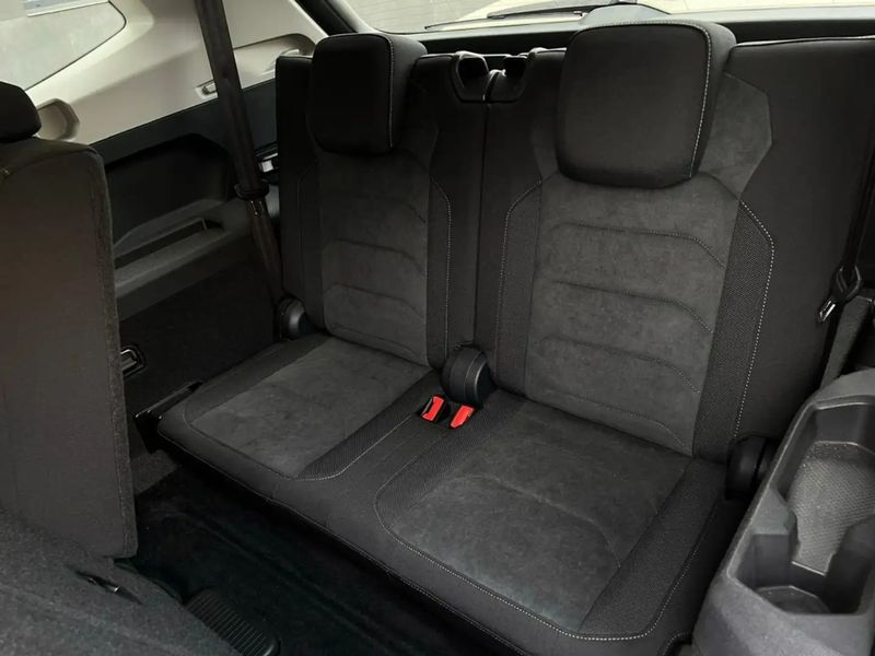 Volkswagen Tiguan Allspace • 2020 • 80,000 km 11