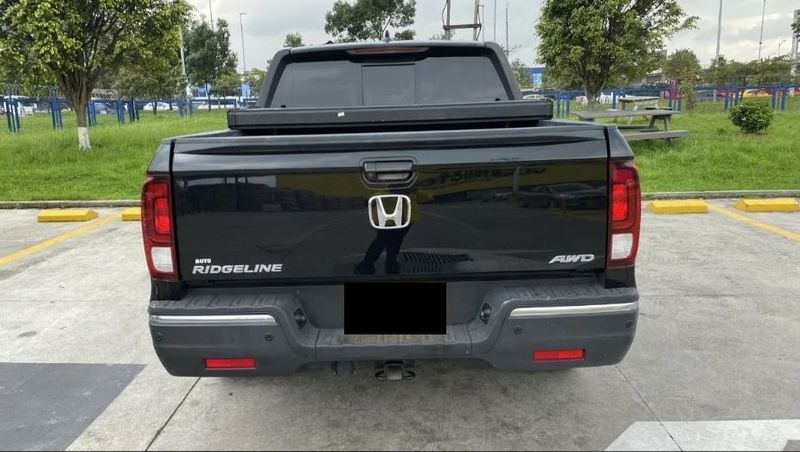 Honda Ridgeline • 2017 • 94,000 km 4