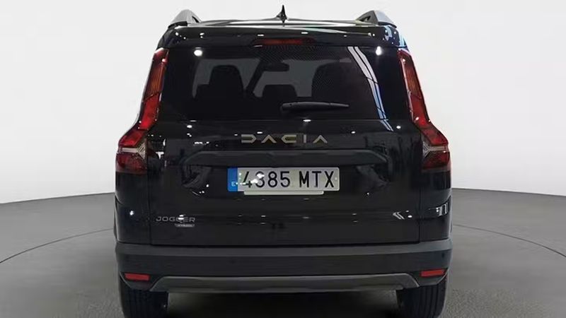 Dacia Dokker • 2024 • 3,809 km 8