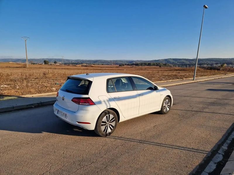 Volkswagen e-Golf • 2019 • 26,000 km 2
