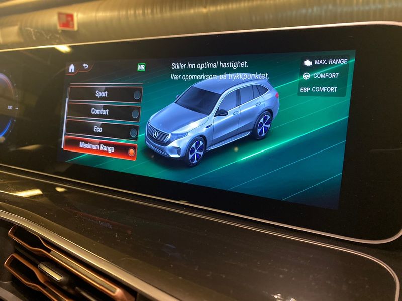 Mercedes-Benz E-Class • 2020 • 43,990 km 9