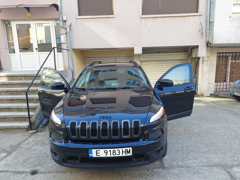 Jeep Cherokee • 2016 • 235,000 km 3