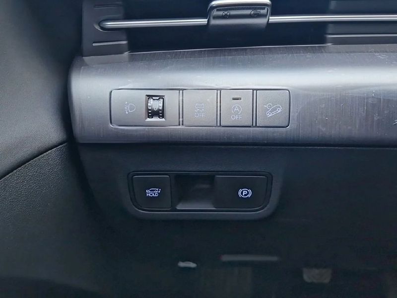 Hyundai Kona • 2024 • 4,000 km 16