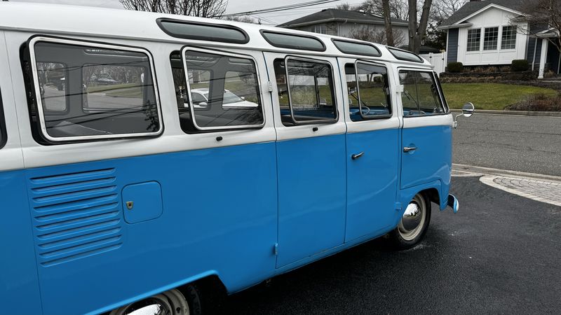 Volkswagen Vanagon • 1965 • 80,000 km 38