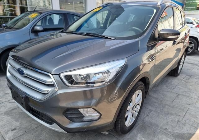 Ford Escape Hybrid • 2018 • 34,567 km 1