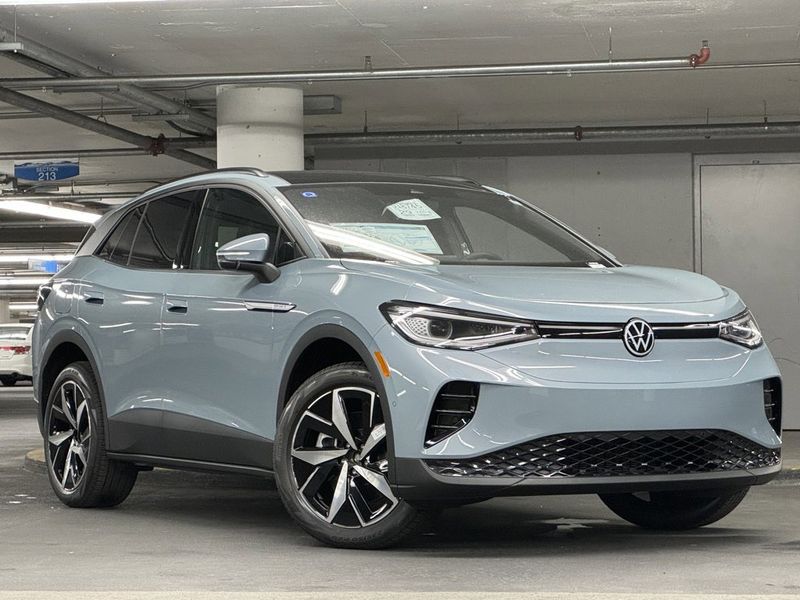 Volkswagen ID.4 • 2021 • 22,000 km 1