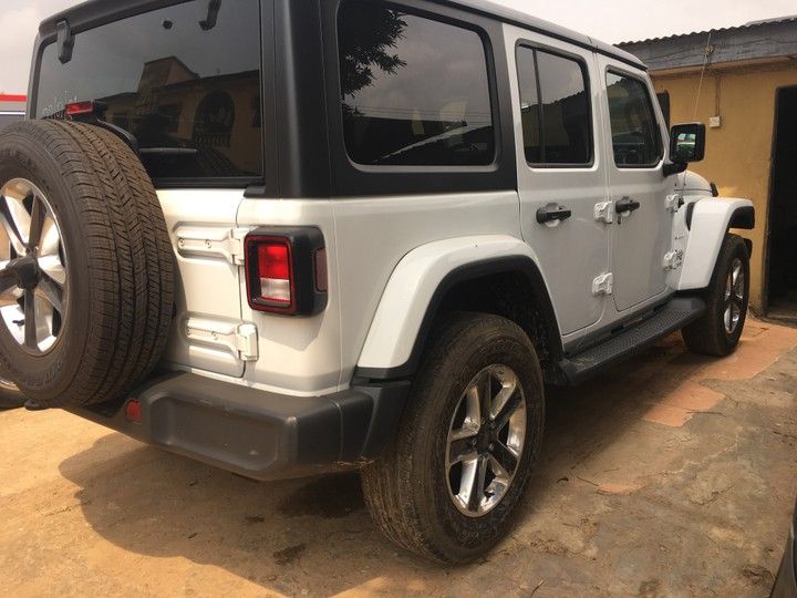 Jeep Wrangler • 2019 • 21 km 5