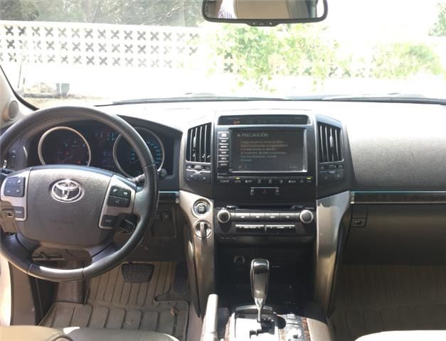 Toyota Land Cruiser • 2008 • 307,000 km 6
