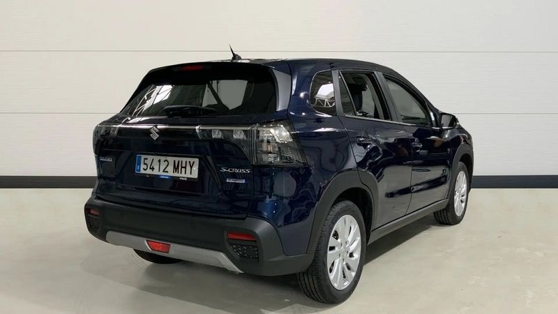 Suzuki SX4 • 2023 • 2,500 km 5