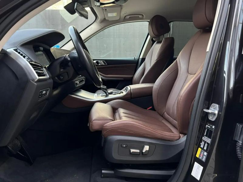 BMW X5 • 2020 • 98,000 km 2