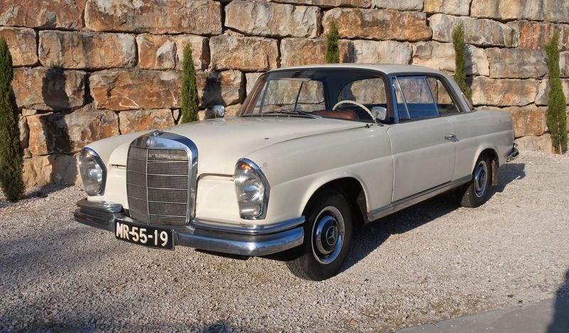Mercedes-Benz 200 - 300 • 1980 • 90,000 km 1