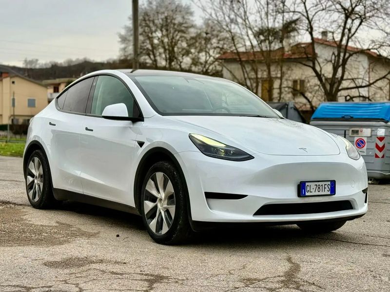 Tesla Model Y • 2022 • 45,000 km 8