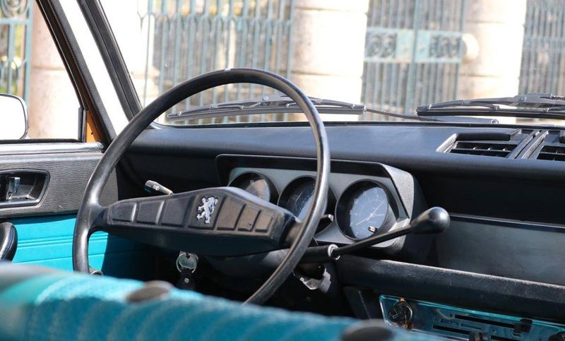 Peugeot 205 • 1980 • 100,000 km 6