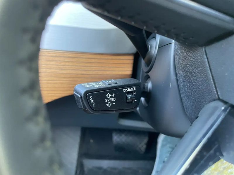 Audi Q7 • 2017 • 97,800 km 6