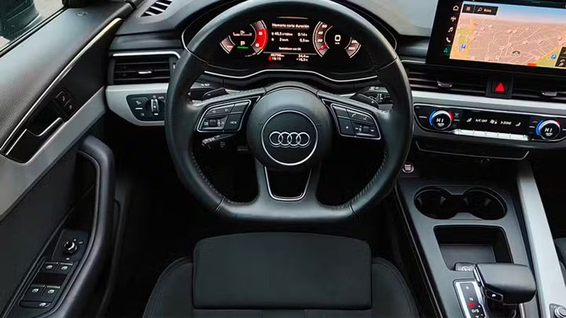 Audi A5 • 2017 • 97,000 km 4