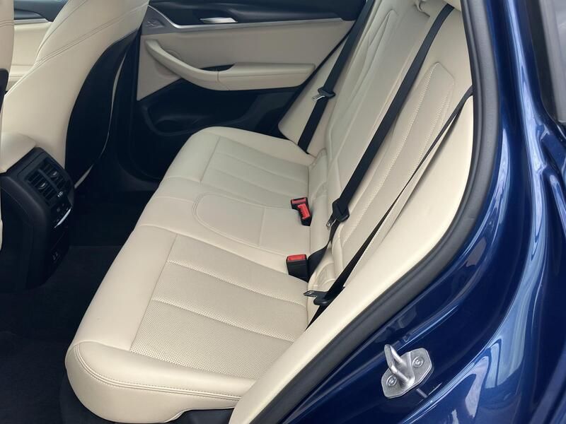 BMW X4 • 2023 • 61,611 km 20