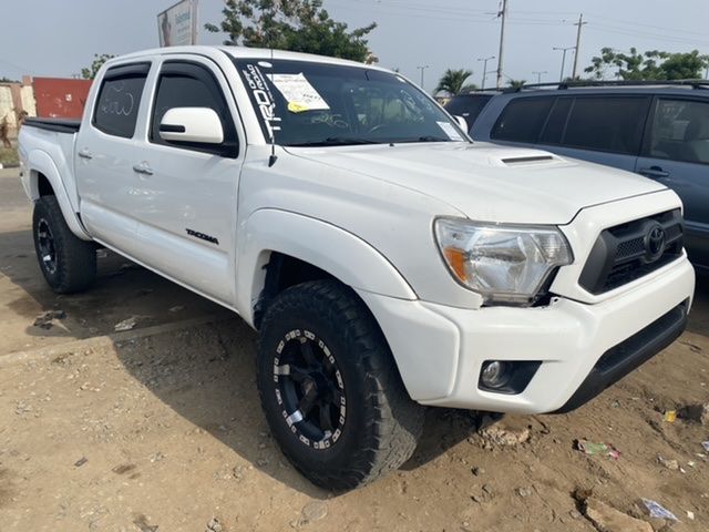 Toyota Tacoma • 2013 • 12 km 1