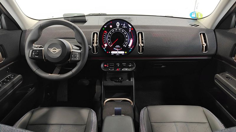 MINI Countryman • 2024 • 2,520 km 8