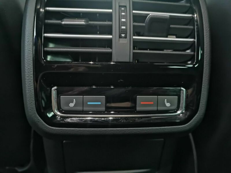 Volkswagen Passat Variant • 2016 • 182,000 km 12