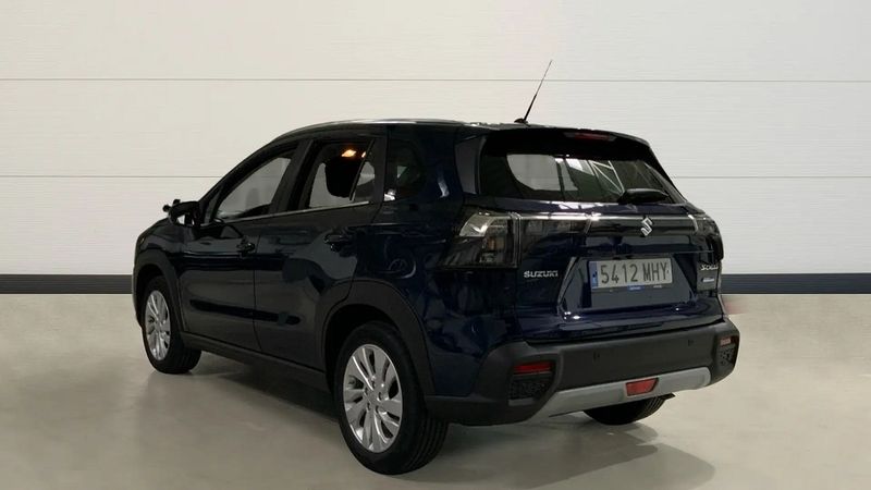 Suzuki SX4 • 2023 • 2,500 km 4