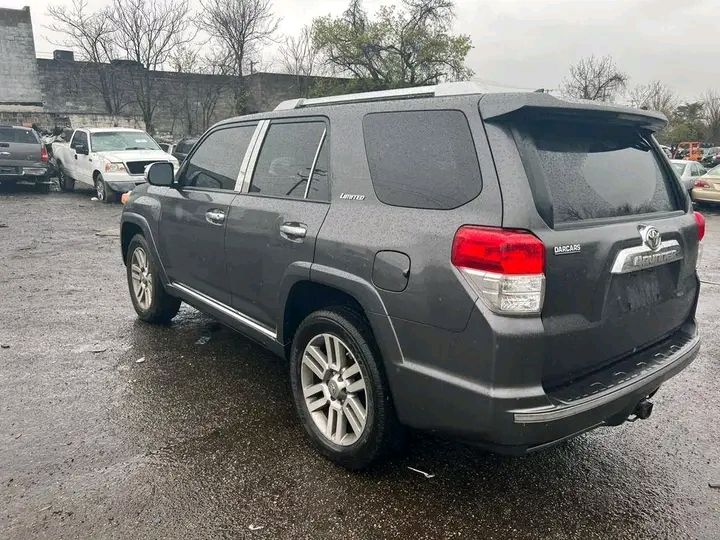 Toyota 4 Runner Limited • 2016 • 1,950 km 6