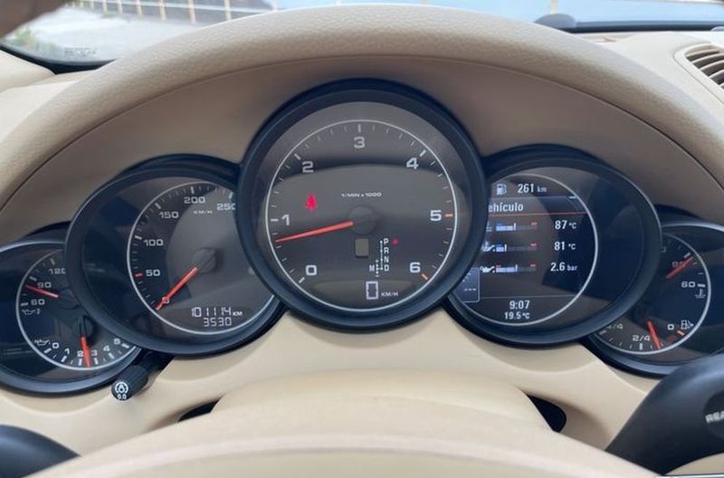 Porsche Cayenne • 2014 • 102,000 km 10