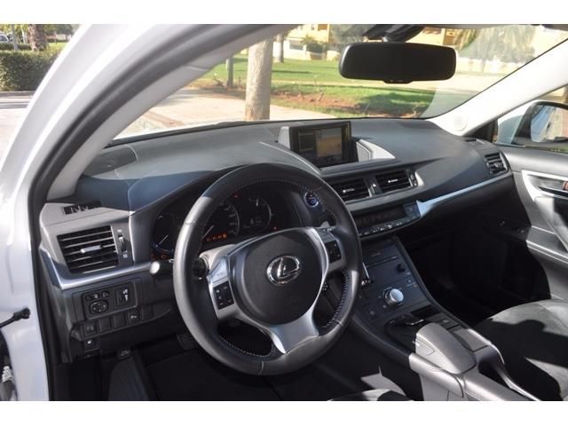 Lexus CT • 2013 • 132,000 km 6
