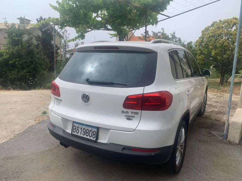 Volkswagen Tiguan • 2012 • 130,000 mi 7