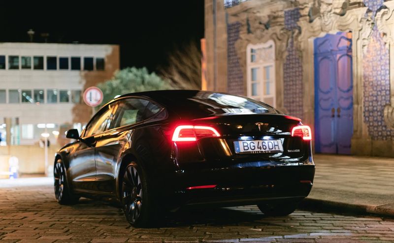 Tesla Model 3 • 2022 • 29,900 km 5