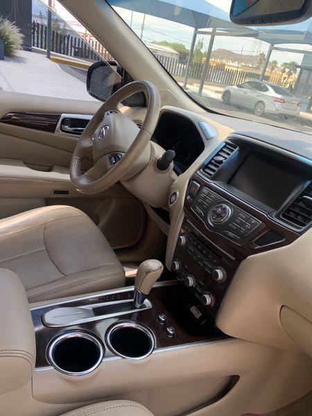 Nissan Pathfinder • 2013 • 93,800 km 3