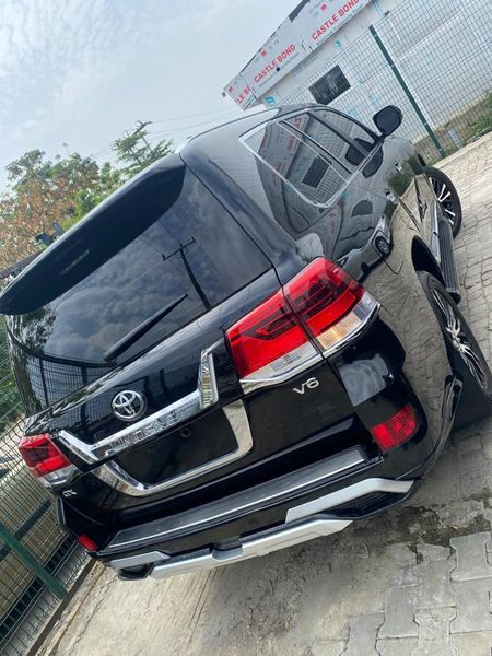 Toyota Land Cruiser • 2017 • 17 km 2