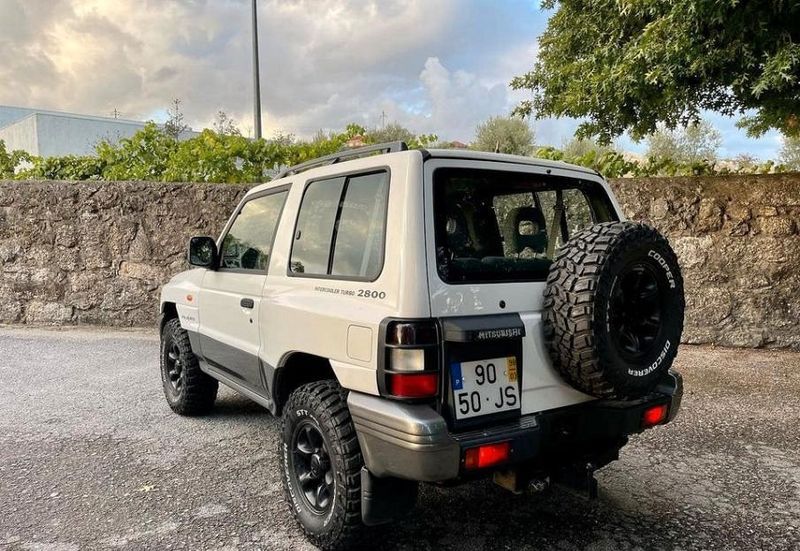 Mitsubishi Pajero • 1998 • 250,000 km 2