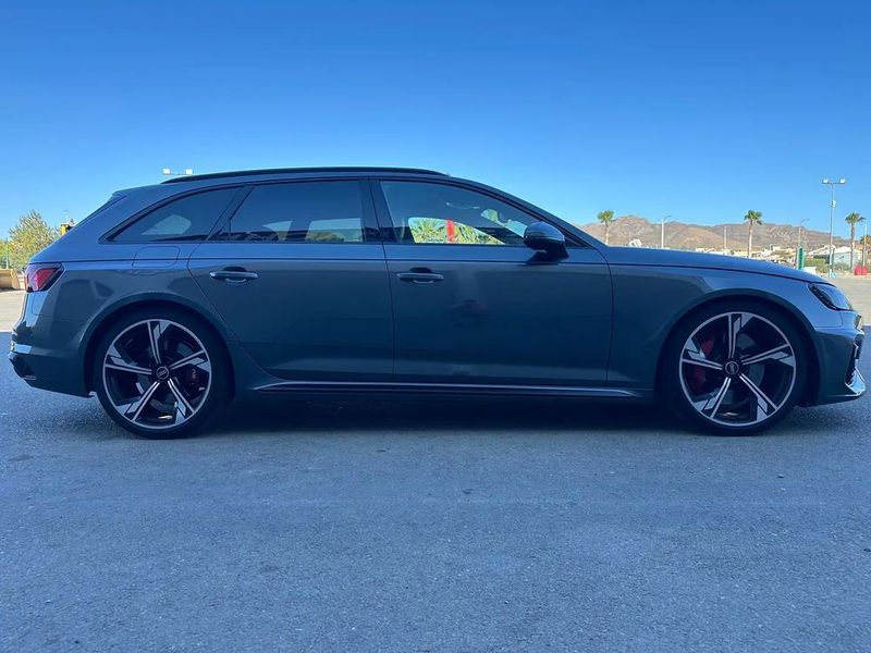Audi RS 4 • 2022 • 39,500 km 2