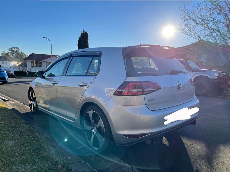 Volkswagen Golf • 2016 • 53,000 km 4