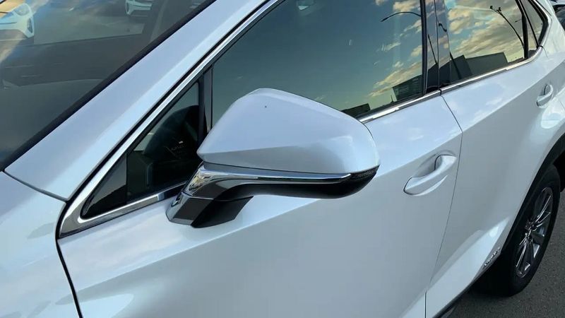 Lexus NX • 2018 • 82,052 km 4