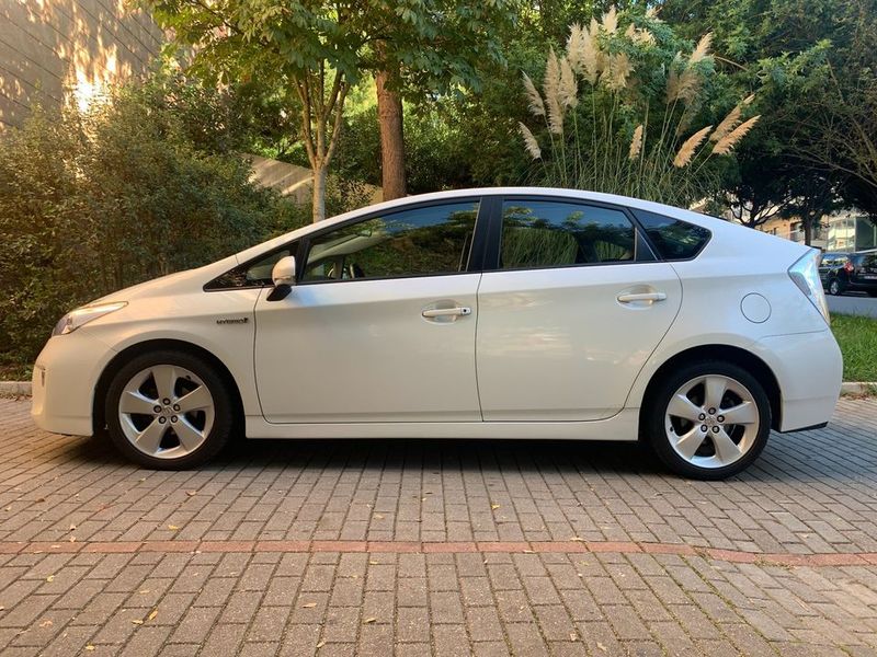 Toyota Prius • 2014 • 186,000 km 5