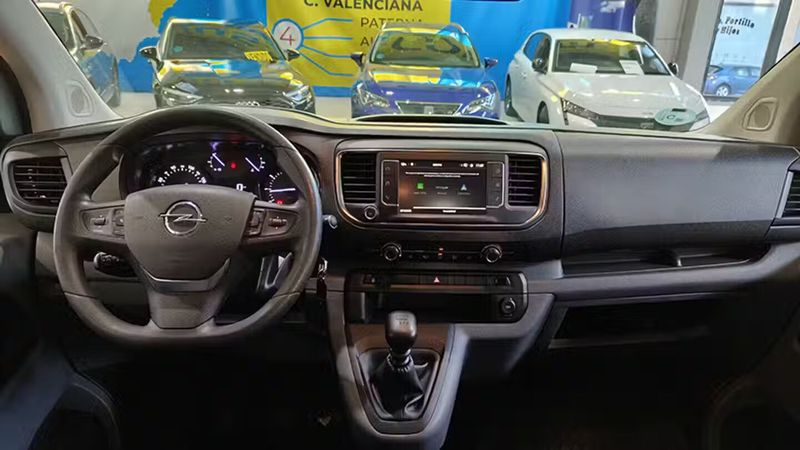 Opel Vivaro • 2020 • 144,044 km 3