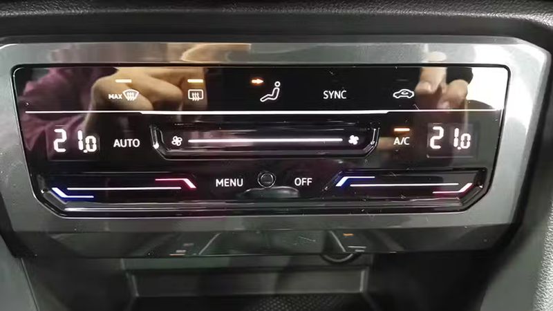 Volkswagen Tiguan • 2022 • 35,214 km 13