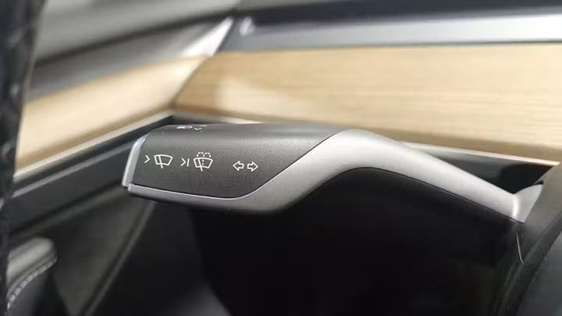 Tesla Model 3 • 2022 • 61,628 km 10