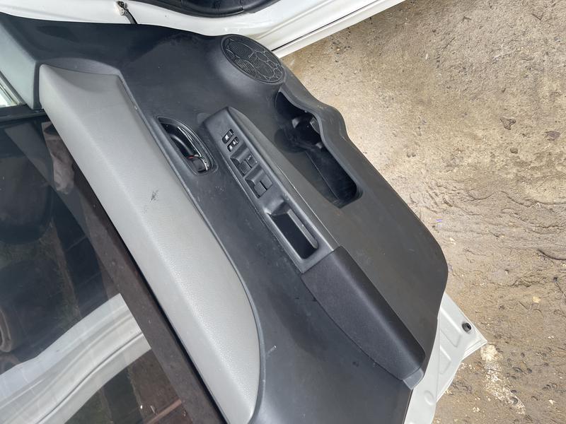 Toyota Yaris • 2013 • 56,000 km 3