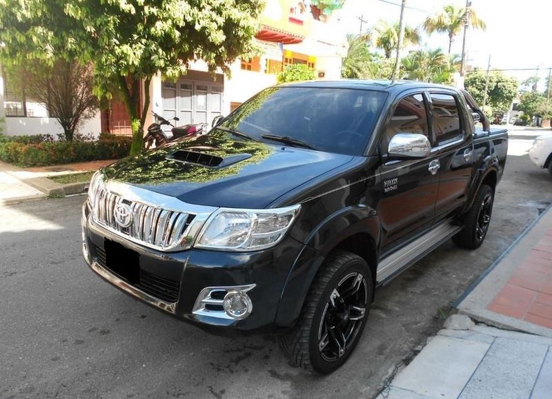 Toyota Hilux • 2012 • 120,000 km 1