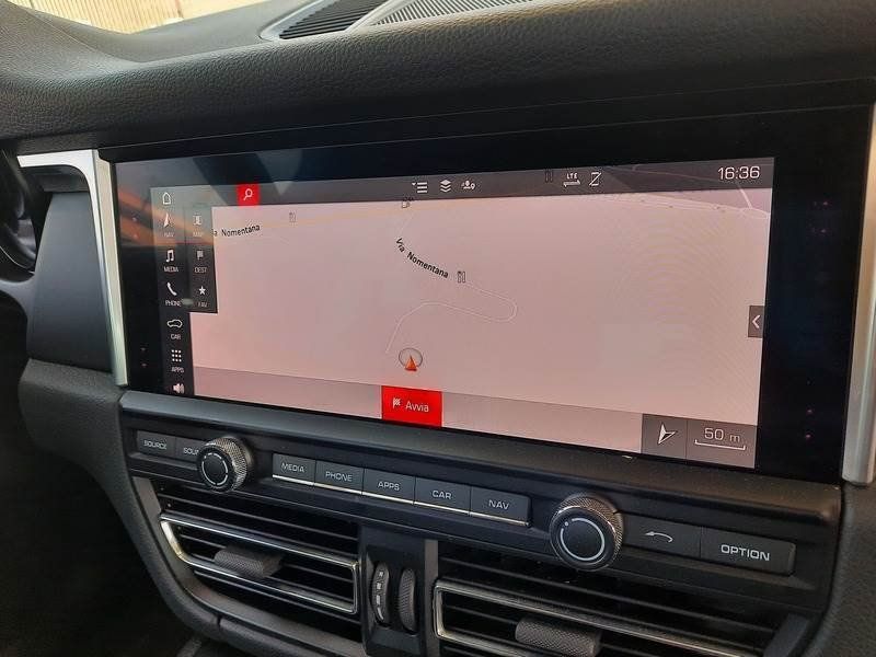 Porsche Macan • 2020 • 65,775 km 9