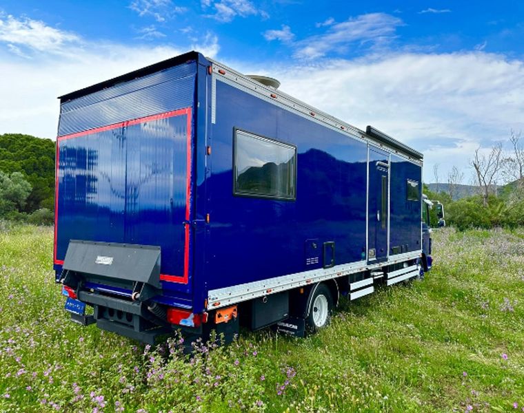 Mercedes-Benz 210 Van • 2017 • 195,000 km 6