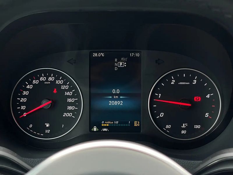 Mercedes-Benz Sprinter • 2021 • 20,800 km 16