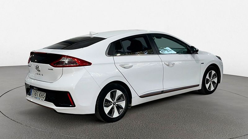 Hyundai Ioniq Electric • 2018 • 109,000 km 4