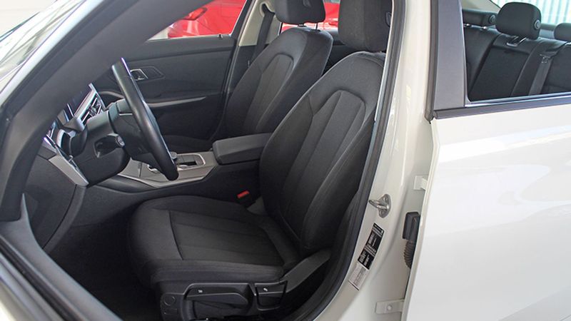 BMW 3 Series • 2020 • 84,516 km 7