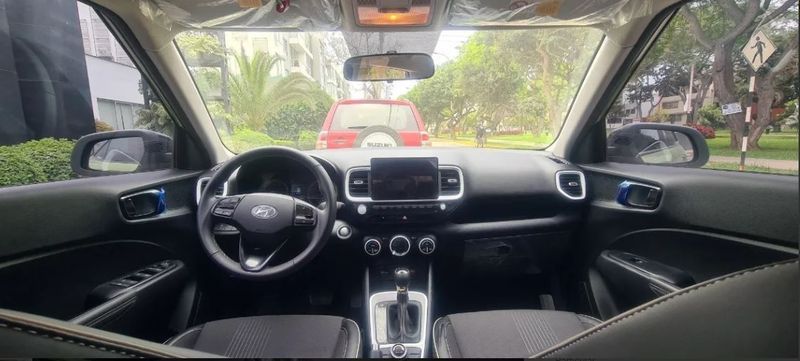 Hyundai Venue • 2020 • 70,000 km 4